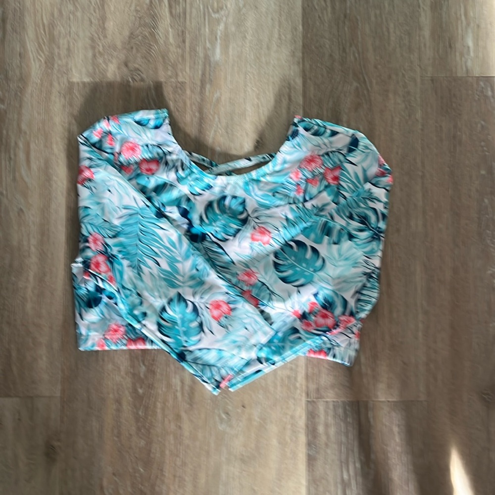 Kaerm Girls Floral Printed Rash Guard Crop
